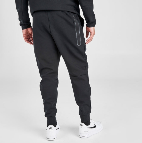 NIKE SPORTSWEAR TECH FLEECE JOGGERS  BLACK MENS NEW - Picture 4 of 7